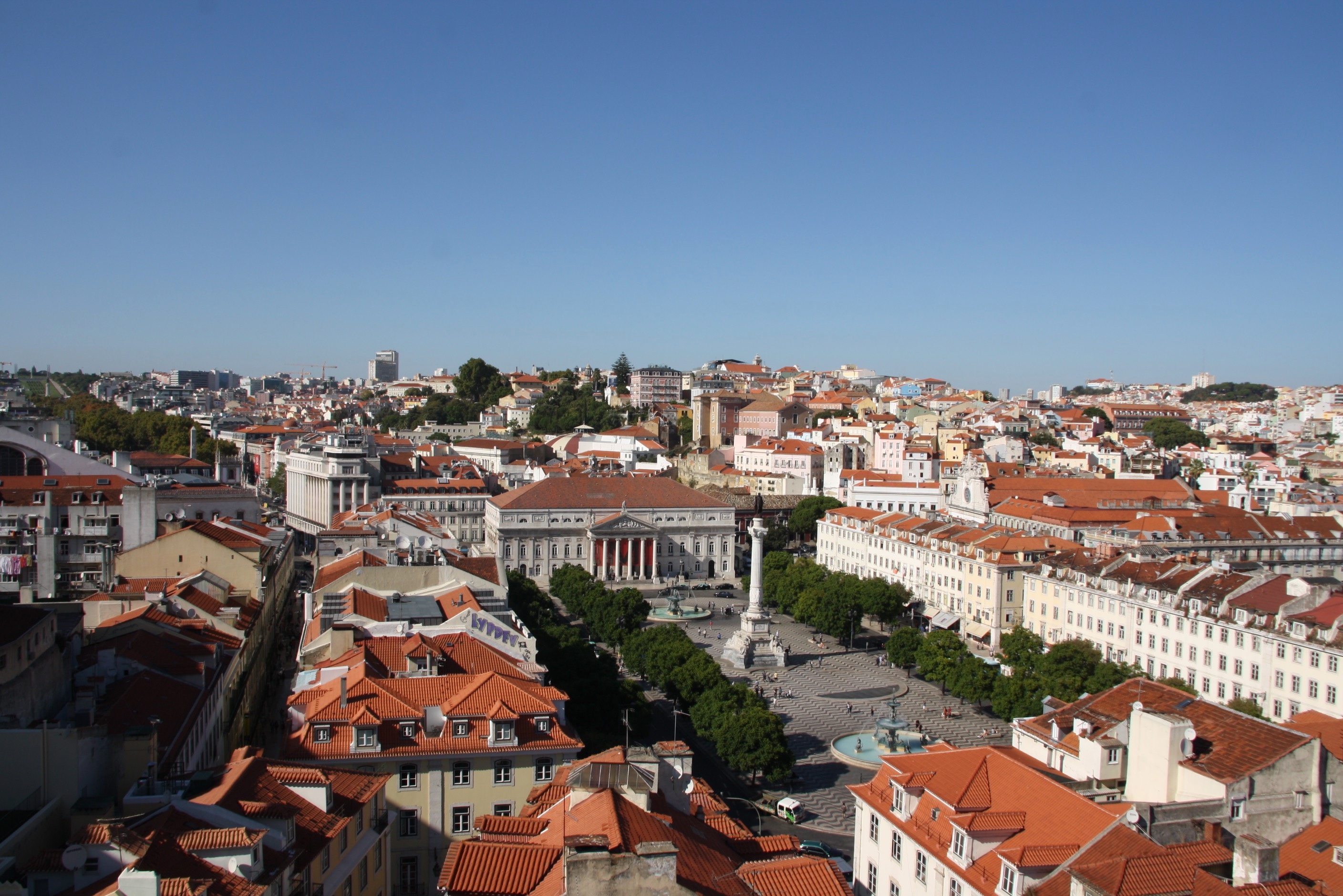 Mesto je plné vyhliadkových "miradouros", ktoré ponúkajú jedinečný pohľad na okolité budovy (zdroj: Barbora Adamková).