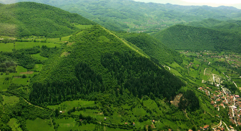 Pyramídy v Bosne – šokujúca skutočnosť alebo špinavý biznis?