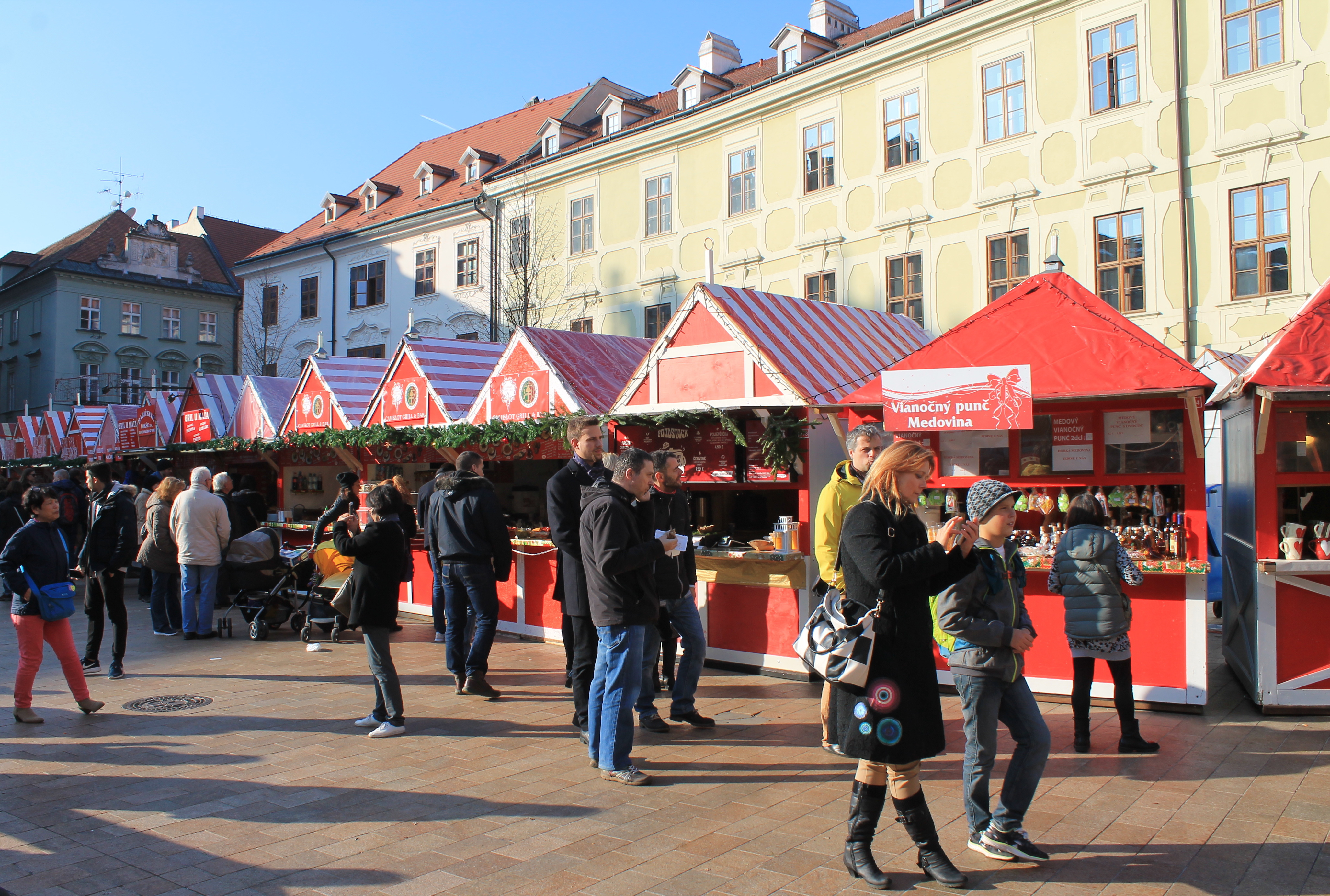 Trhy na Hlavnom námestí. Zdroj: Aneta Schmogerová